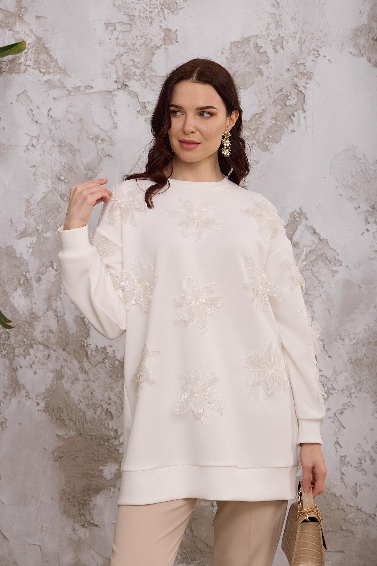 PULLU ÇİÇEK NAKIŞLI SWEAT