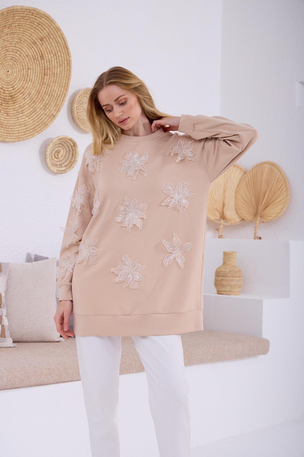 PULLU ÇİÇEK NAKIŞLI SWEAT