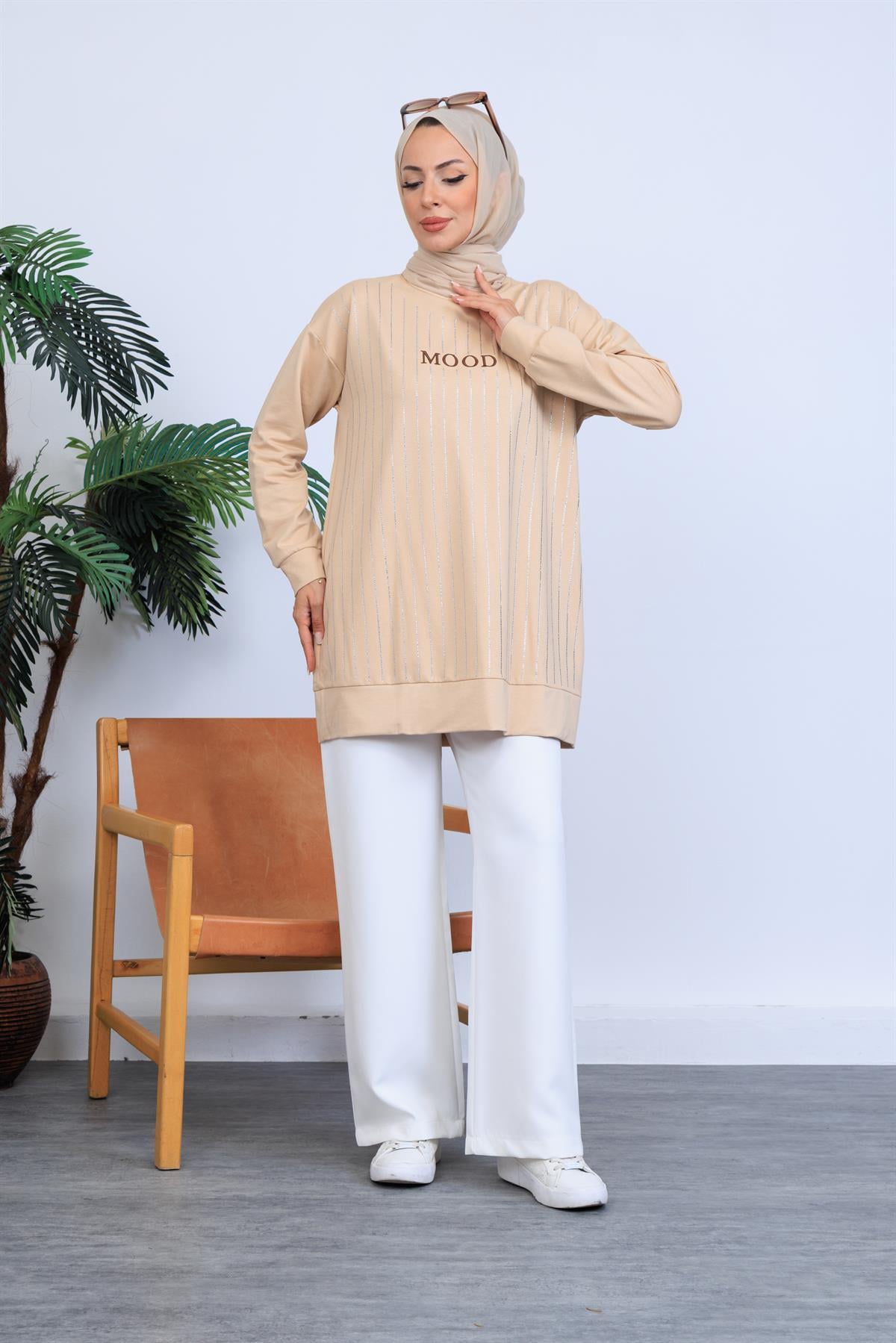 SIRA TAŞLI NAKIŞLI SWEATSHIRT