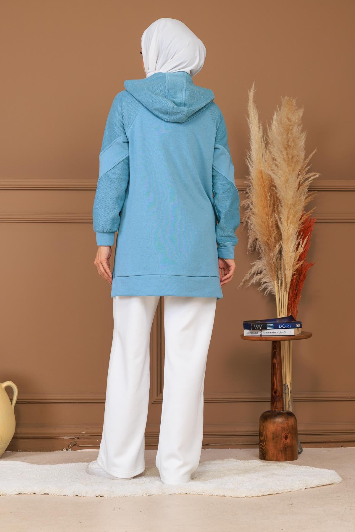 TAŞ APLİKELİ KAPÜŞONLU SWEATSHIRT