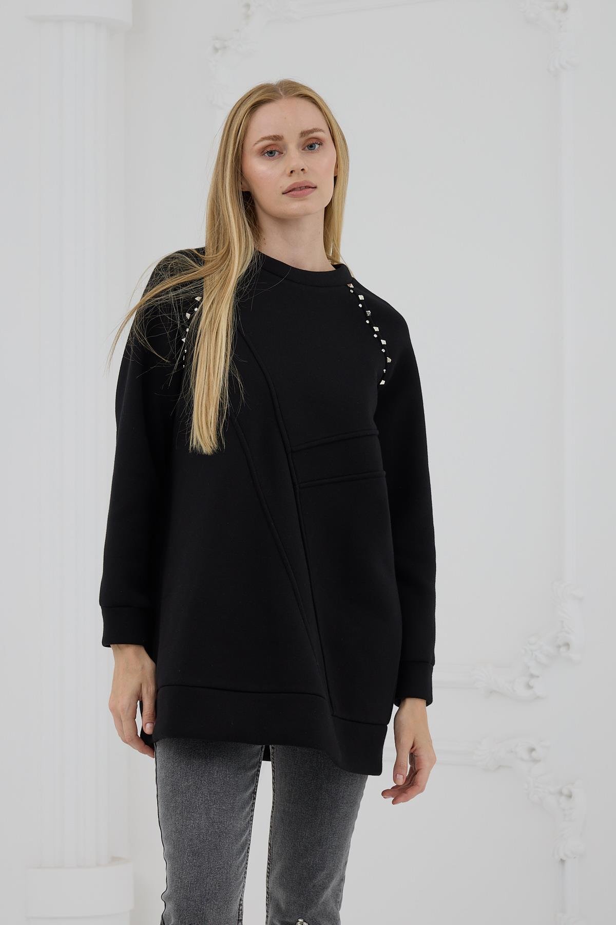 TAŞ DETAYLI PARÇALI SWEATSHIRT