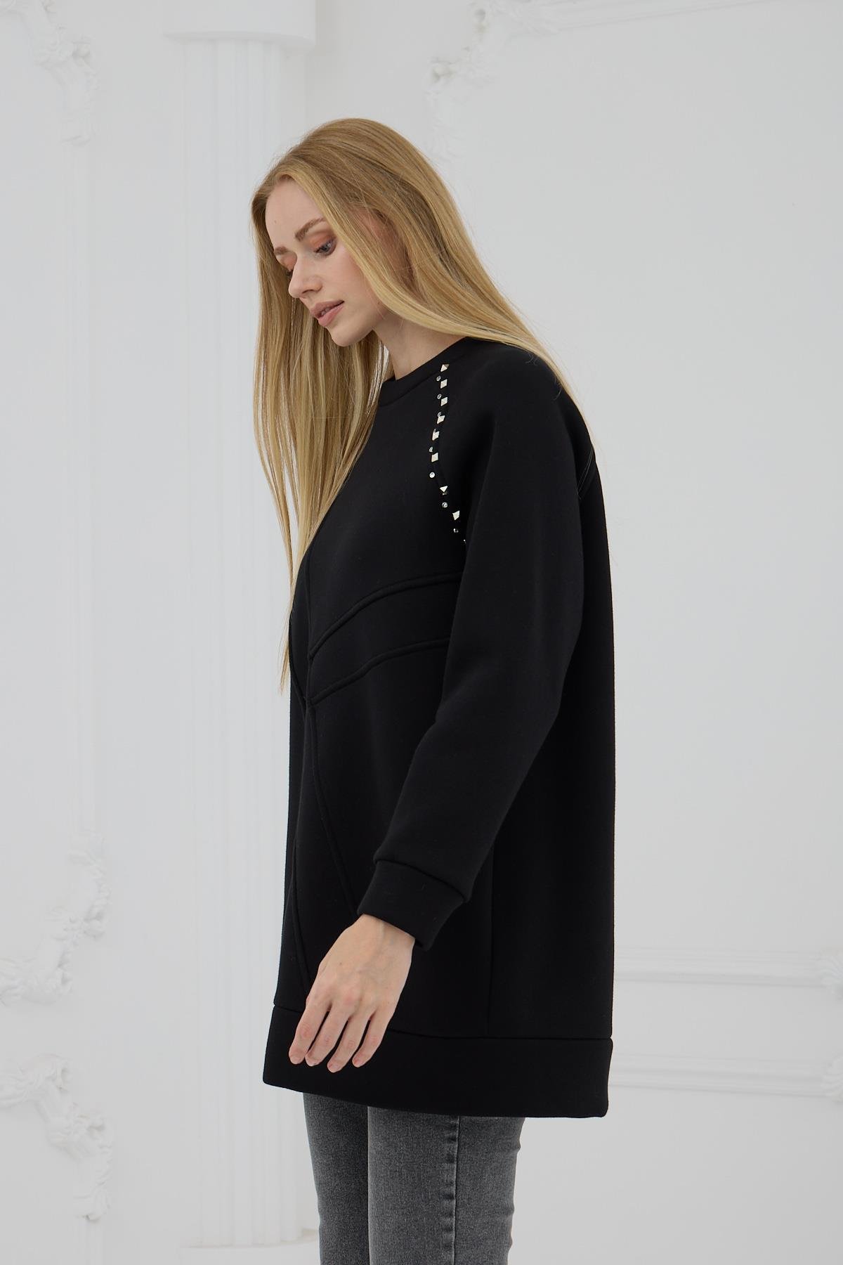 TAŞ DETAYLI PARÇALI SWEATSHIRT