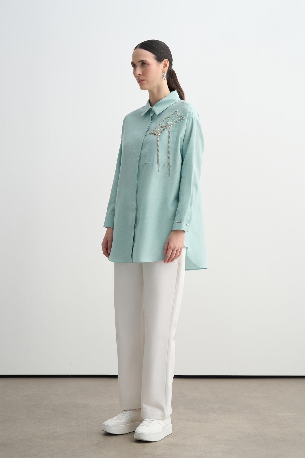 TAŞ İŞLEMELİ BAMBU KETEN GÖMLEK