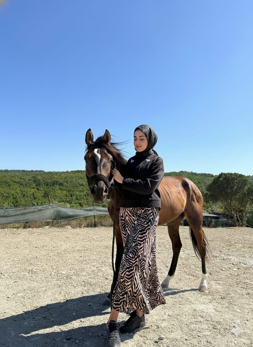 TAŞ İŞLEMELİ ÇITÇITLI KISA CEKET