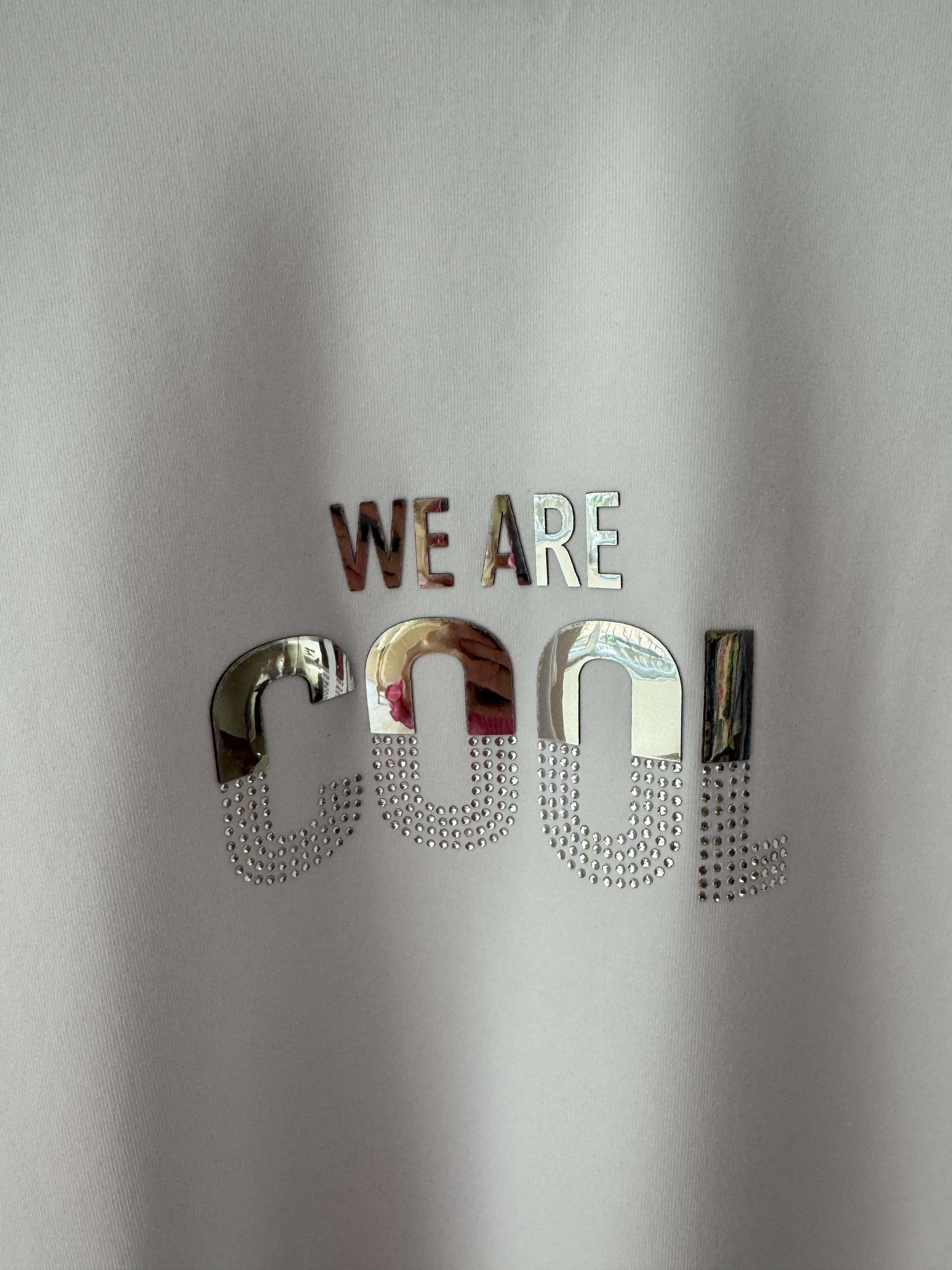 YAZI BASKILI TAŞLI TSHIRT