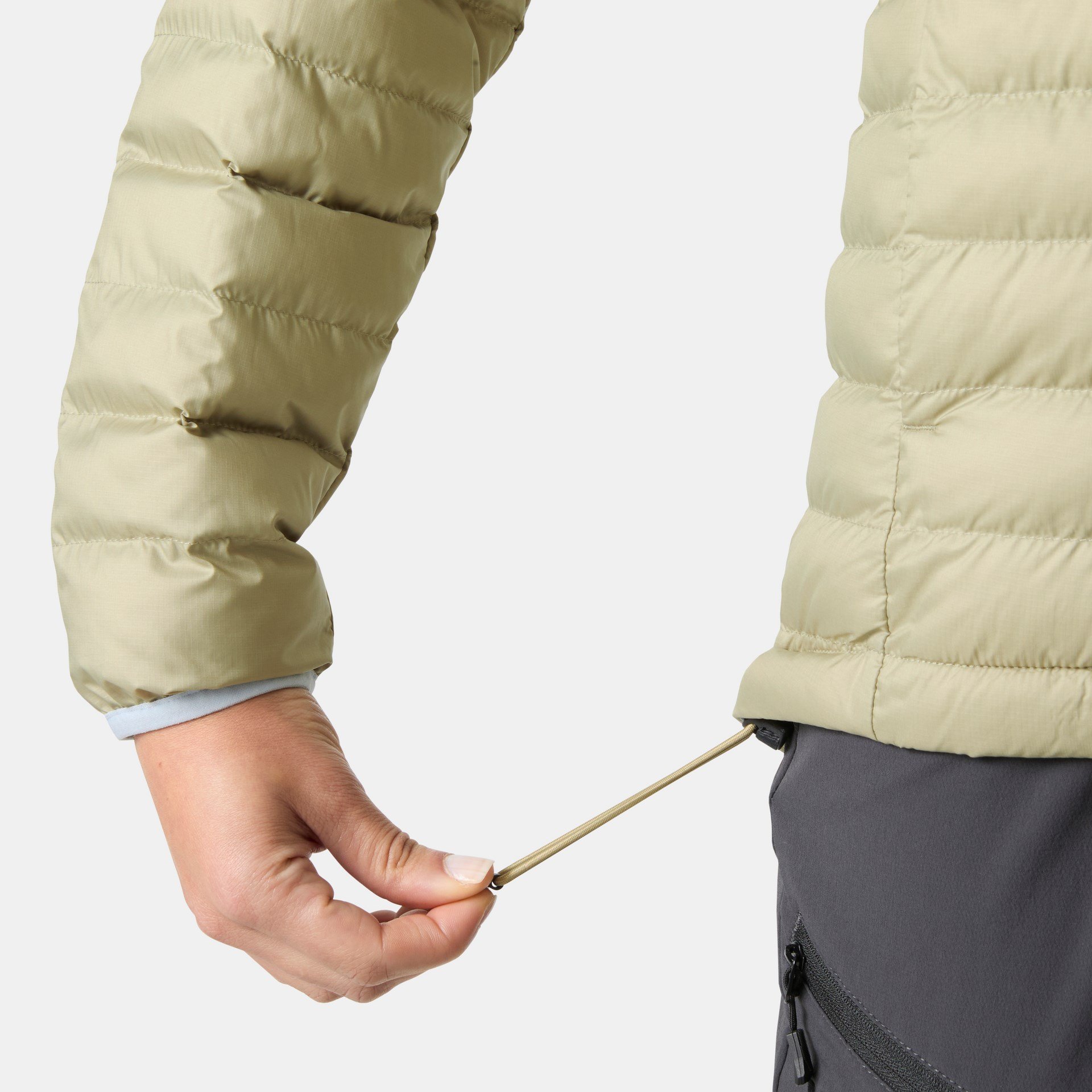 HELLY HANSEN W SIRDAL HOODED INSULATOR MONT