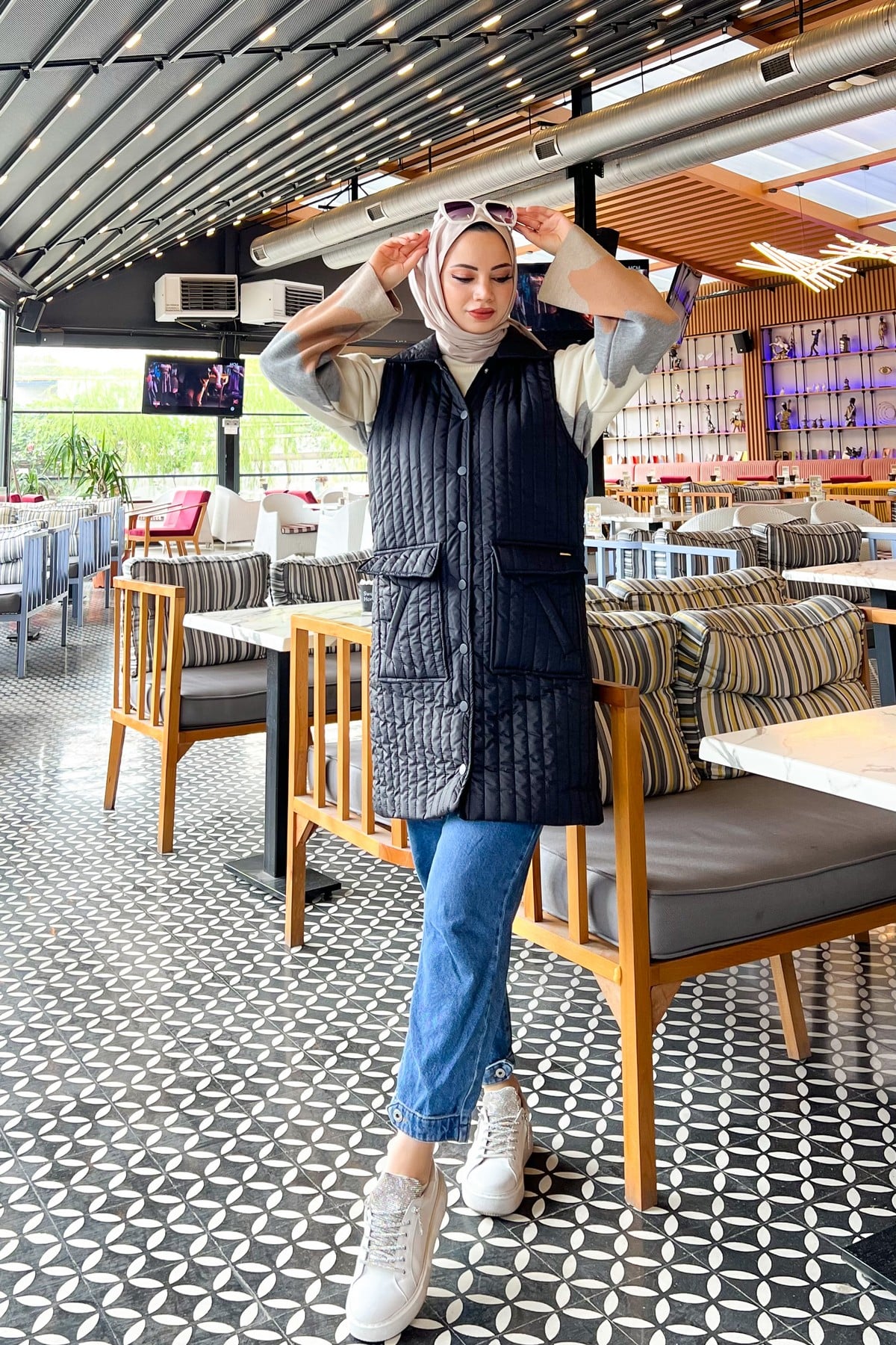Ahenk Kapitone Yelek - SİYAH