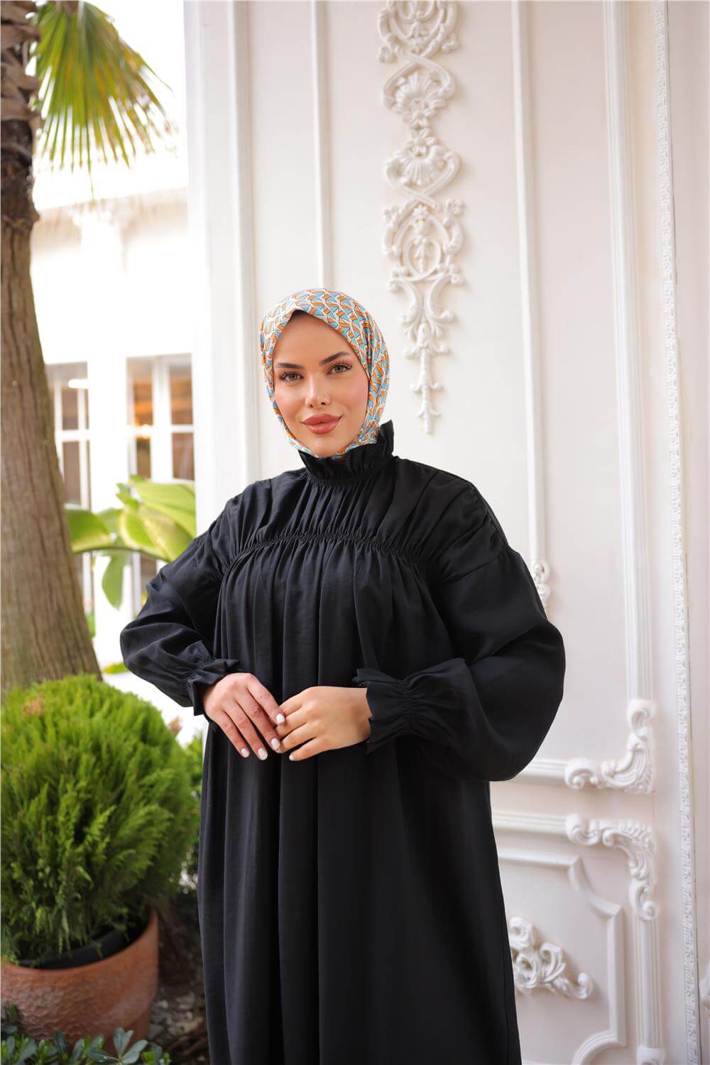 Balıkçı Dik Yaka Kolları Lastikli Bol Kesim Büzgülü Uzun Elbise - (38-46) - 71270 - Siyah