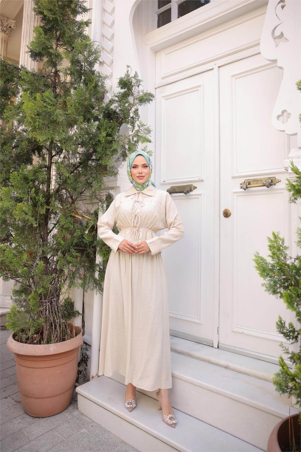 Gömlek Yaka Büzgülü, Bağcıklı Kısa Tunik Dökümlü Etek Takımı - (38-46) - 71291 - Bej