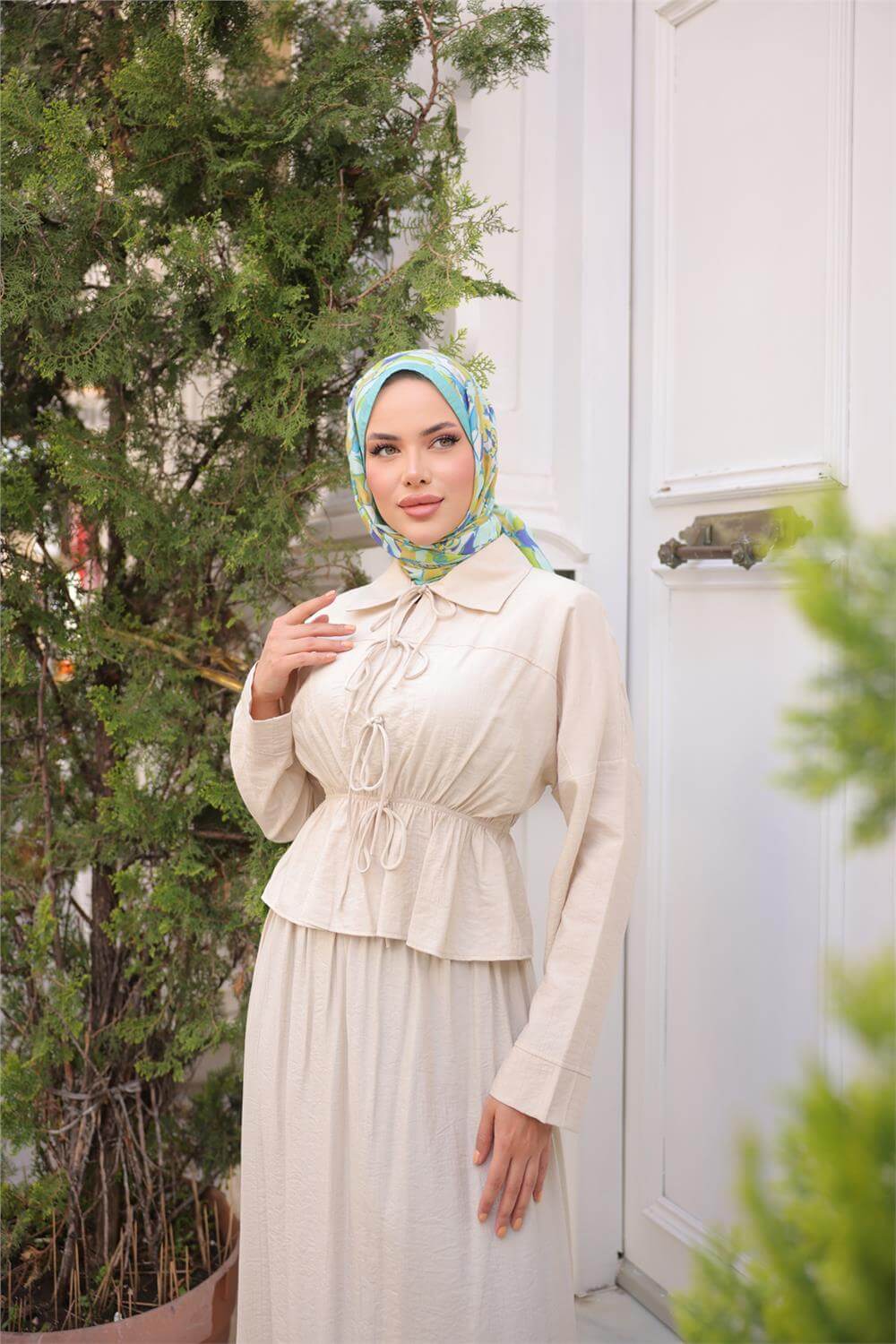 Gömlek Yaka Büzgülü, Bağcıklı Kısa Tunik Dökümlü Etek Takımı - (38-46) - 71291 - Bej