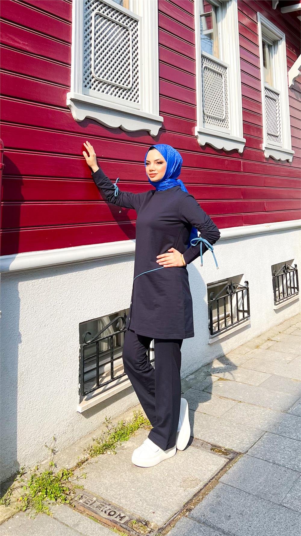 Koldan Bağcıklı Şeritli Çıtçıtlı İkili Tesettür Eşofman Takımı - 71180.015 - Lacivert