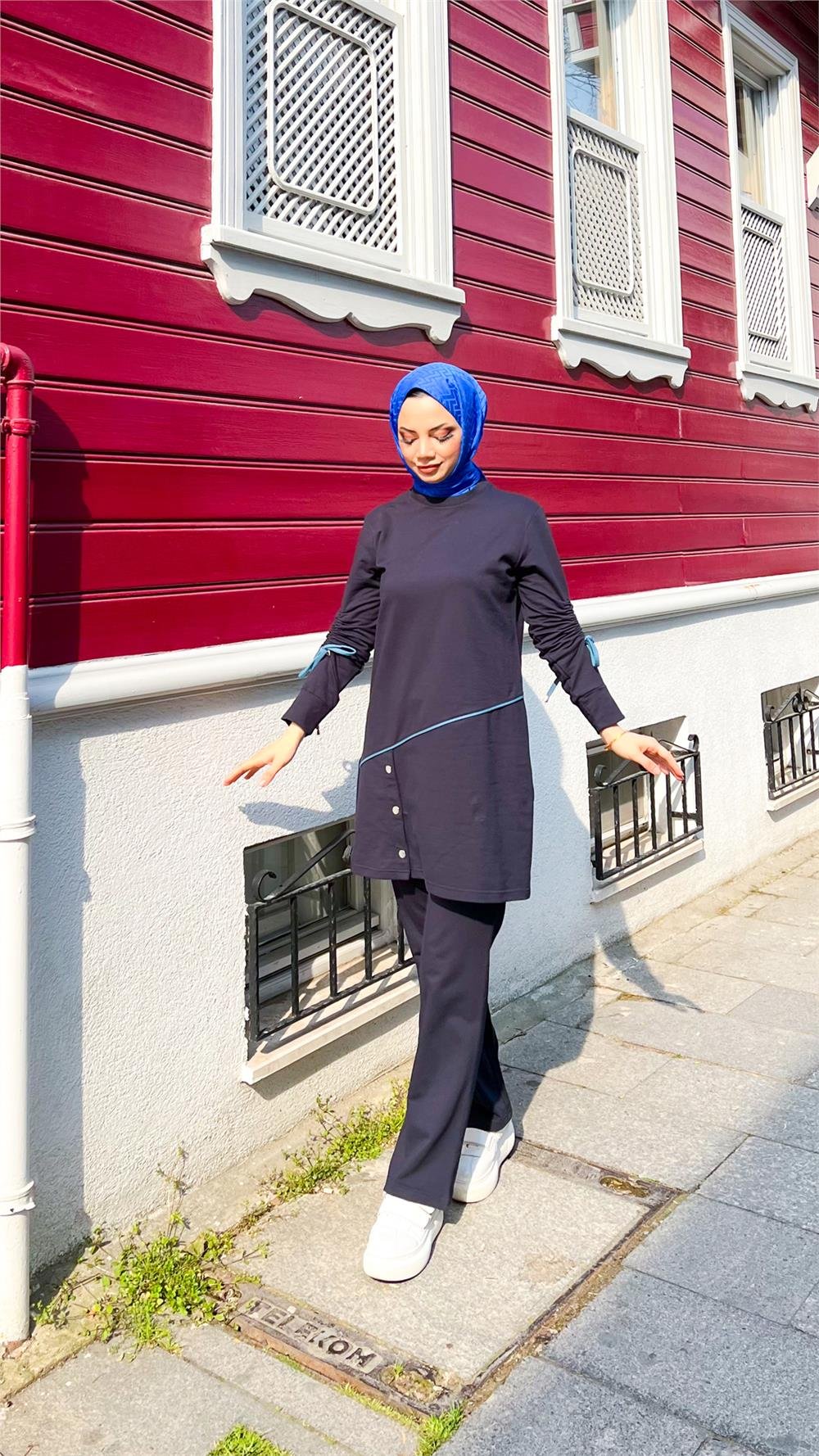 Koldan Bağcıklı Şeritli Çıtçıtlı İkili Tesettür Eşofman Takımı - 71180.015 - Lacivert