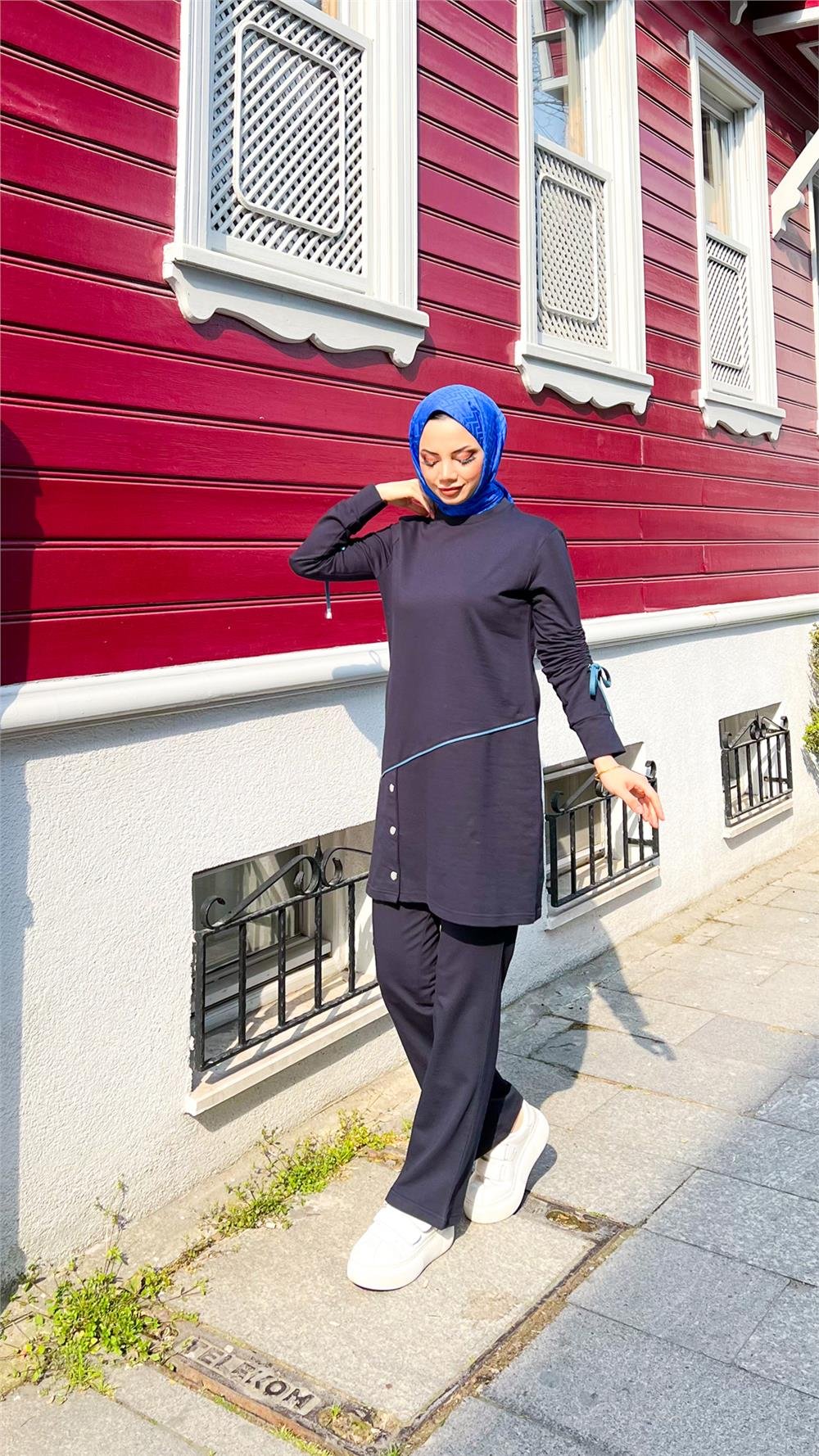 Koldan Bağcıklı Şeritli Çıtçıtlı İkili Tesettür Eşofman Takımı - 71180.015 - Lacivert