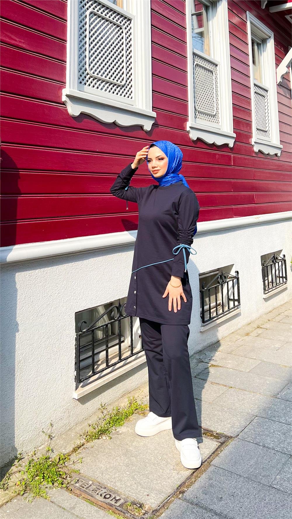 Koldan Bağcıklı Şeritli Çıtçıtlı İkili Tesettür Eşofman Takımı - 71180.015 - Lacivert