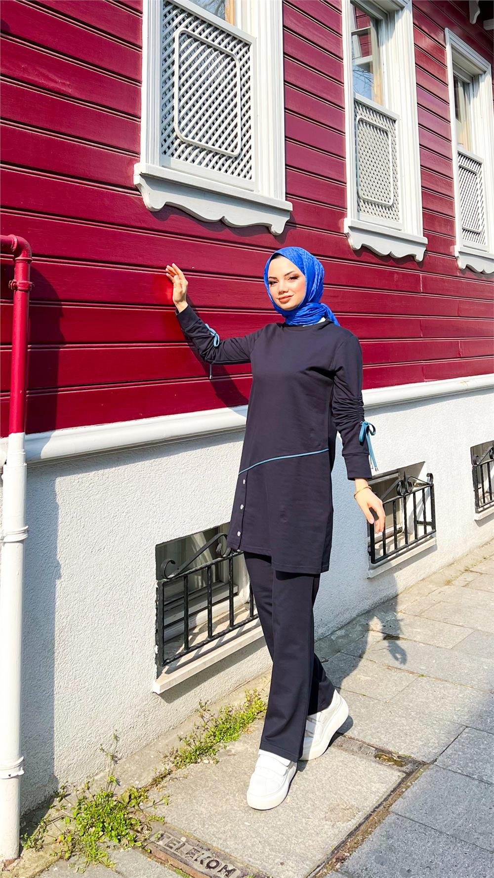 Koldan Bağcıklı Şeritli Çıtçıtlı İkili Tesettür Eşofman Takımı - 71180.015 - Lacivert
