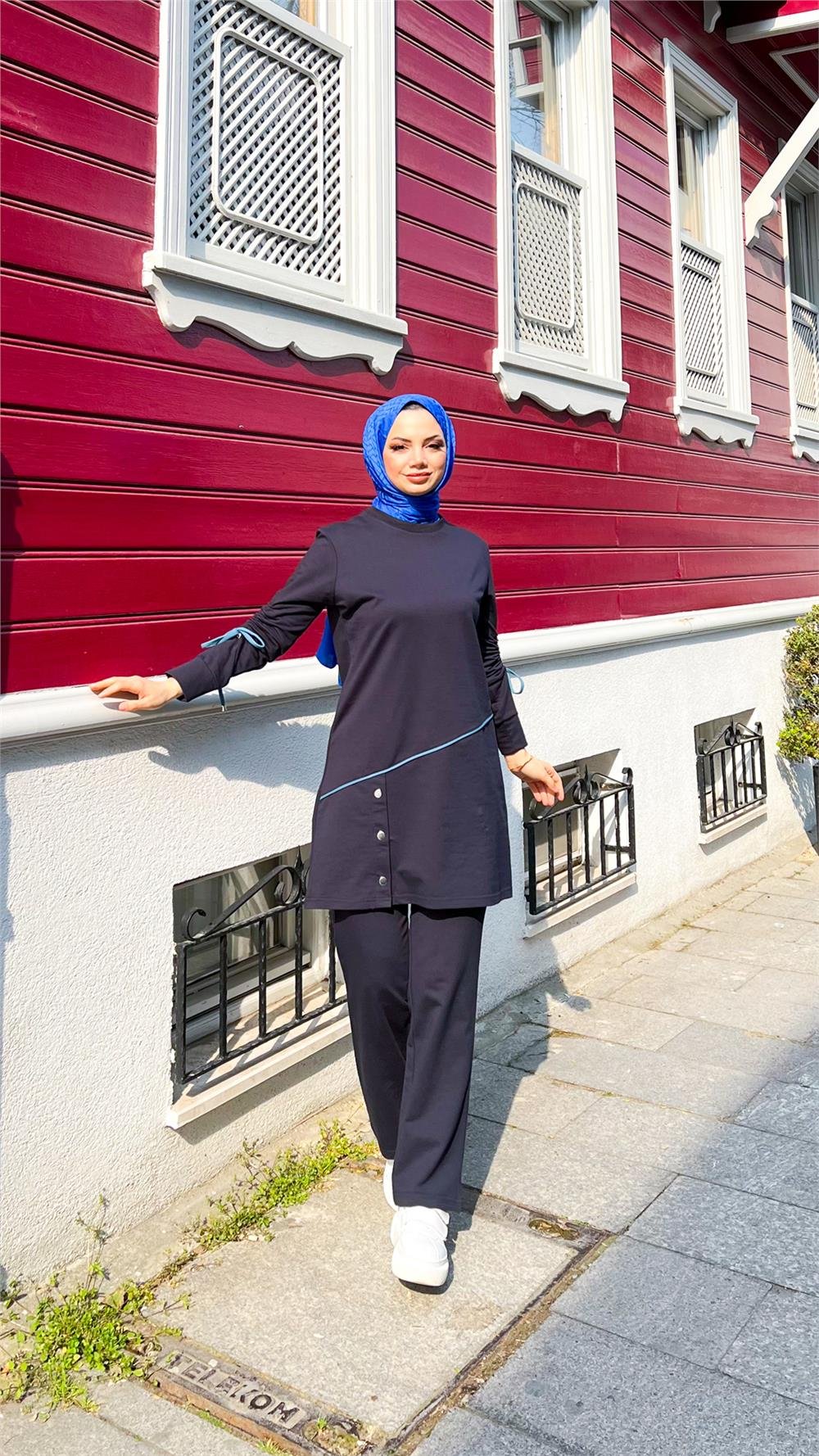 Koldan Bağcıklı Şeritli Çıtçıtlı İkili Tesettür Eşofman Takımı - 71180.015 - Lacivert