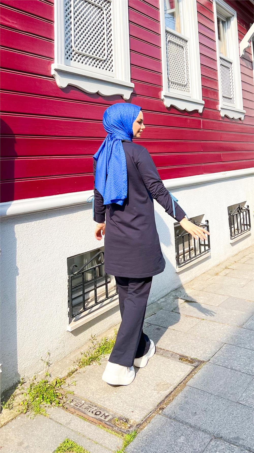 Koldan Bağcıklı Şeritli Çıtçıtlı İkili Tesettür Eşofman Takımı - 71180.015 - Lacivert