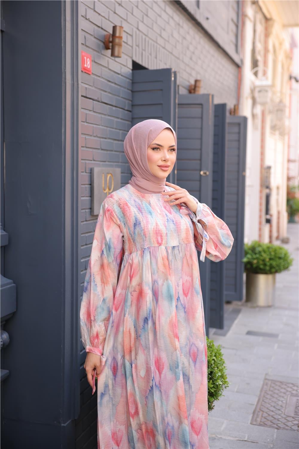 O Yaka Çiçek Desenli Büzgülü Uzun Elbise - (38-46) - 71290 - Pembe