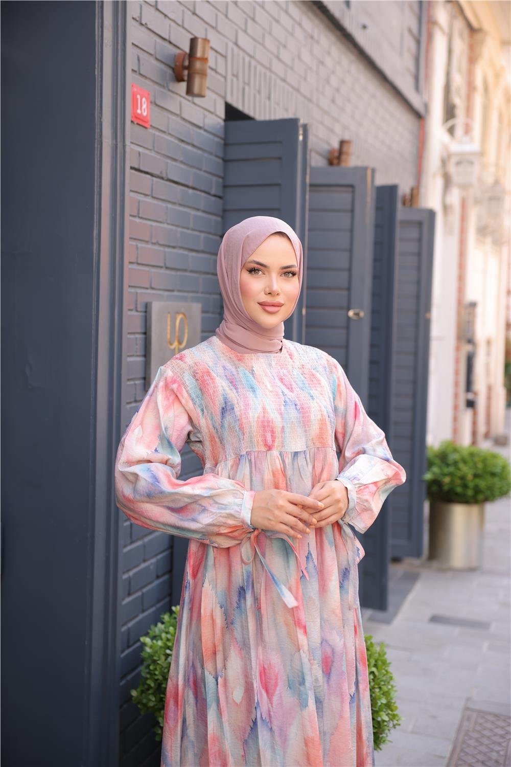O Yaka Çiçek Desenli Büzgülü Uzun Elbise - (38-46) - 71290 - Pembe