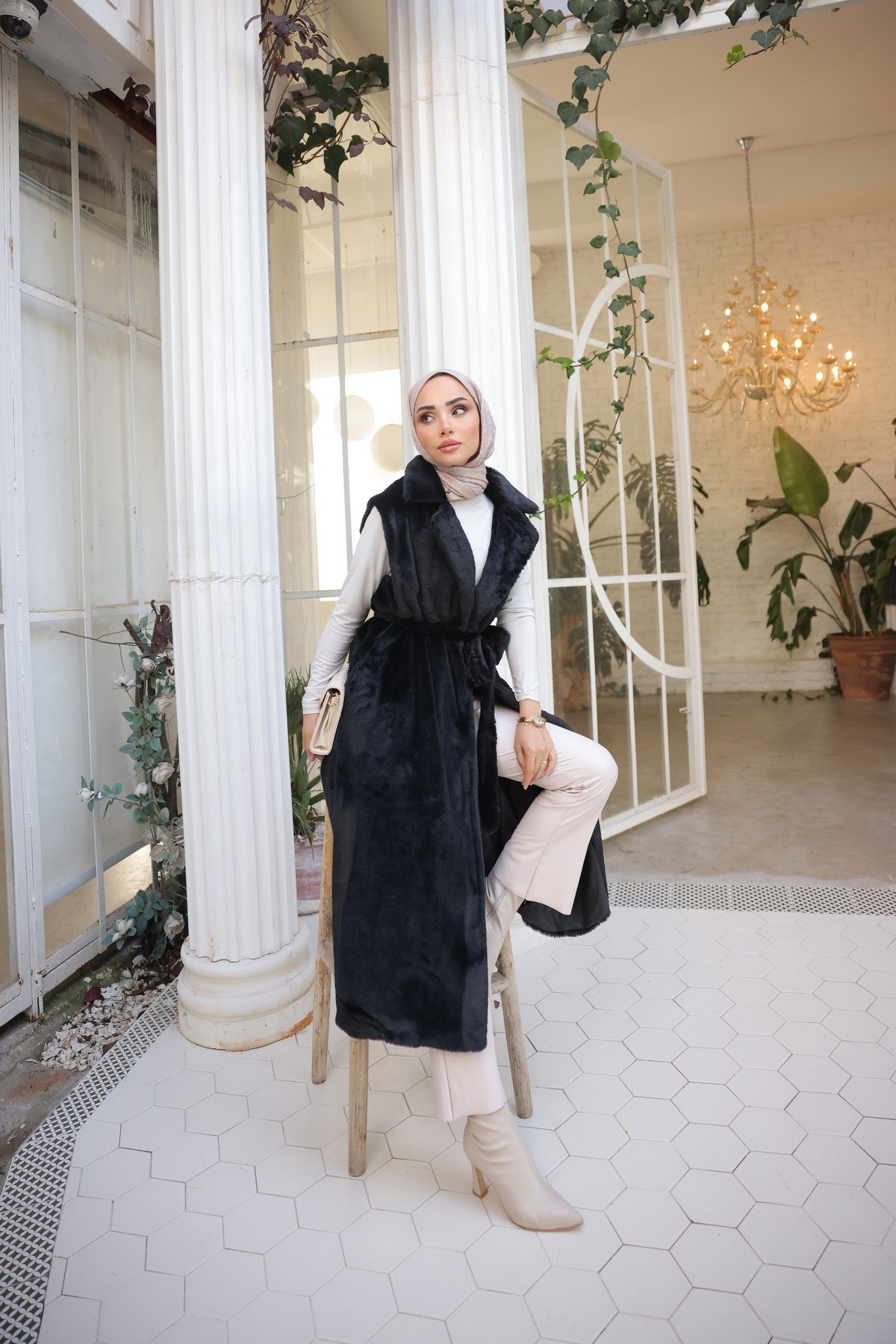 PELUŞ YELEK - SİYAH