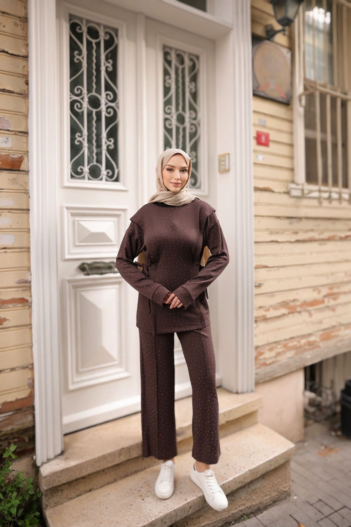 TAŞLI İKİLİ TAKIM - KAHVERENGİ
