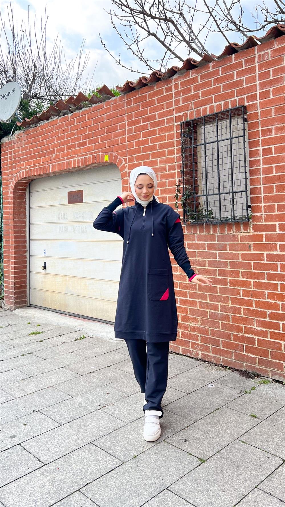 Tek Cepli Yarım Fermuarlı Sweat Pantolon İkili Tesettür Eşofman Takımı - 71178.015 - Lacivert