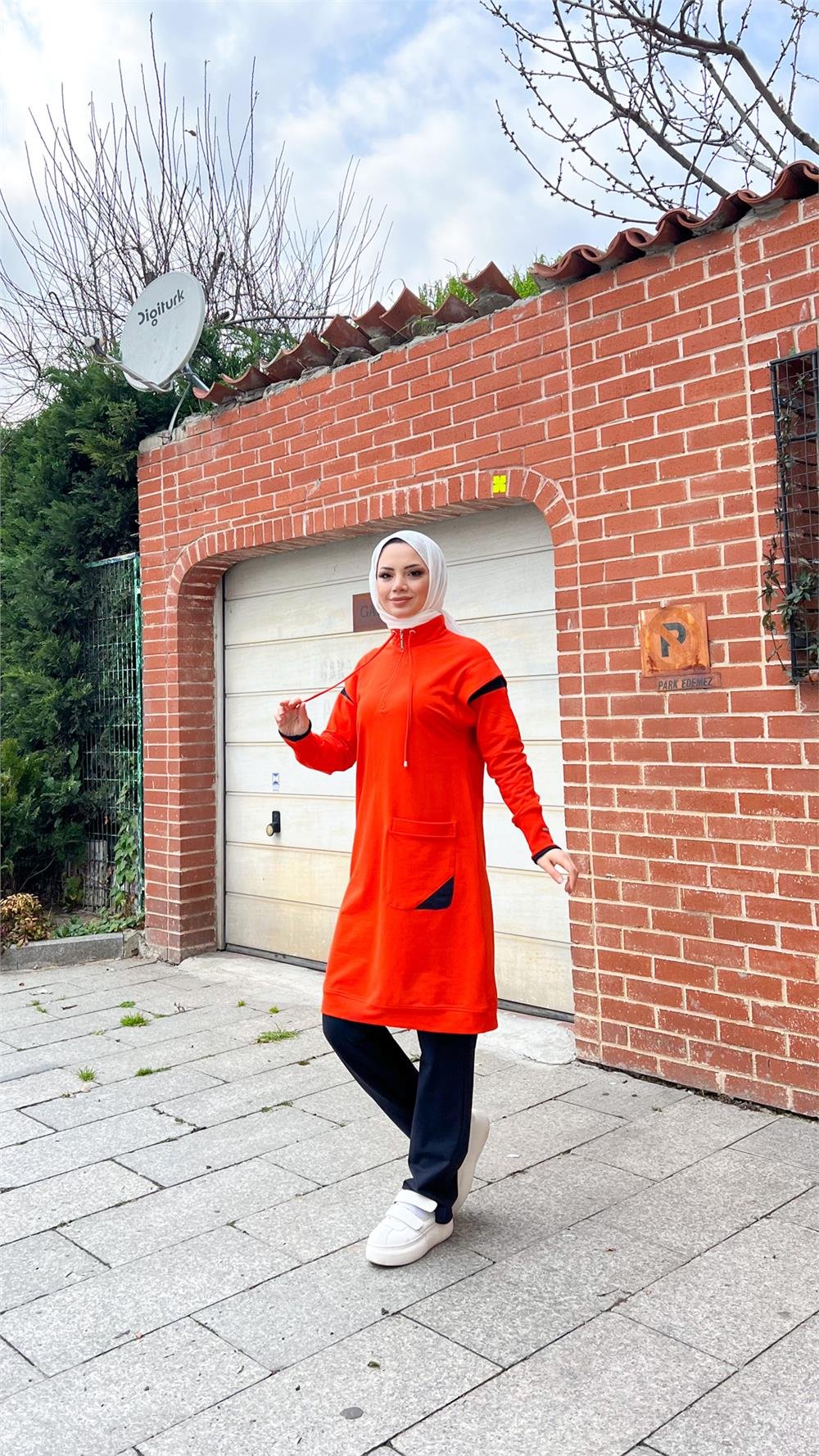 Tek Cepli Yarım Fermuarlı Sweat Pantolon İkili Tesettür Eşofman Takımı - 71178.036 - Oranj