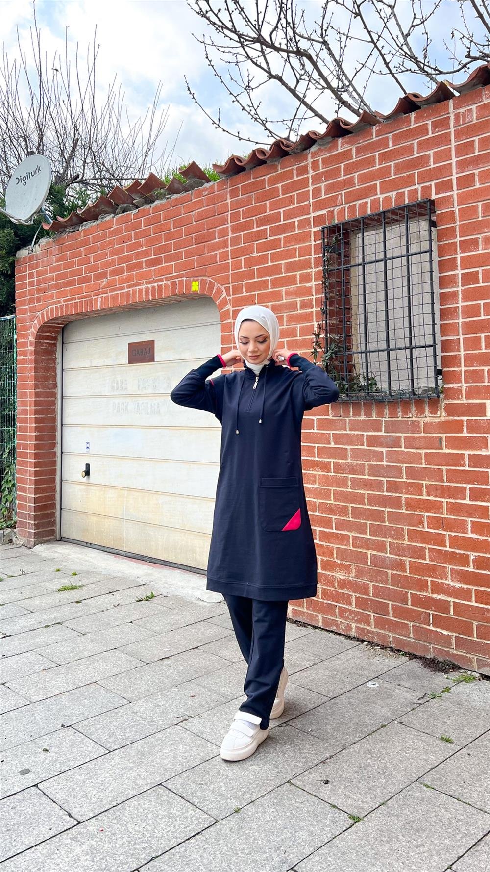 Tek Cepli Yarım Fermuarlı Sweat Pantolon İkili Tesettür Eşofman Takımı - 71178.015 - Lacivert