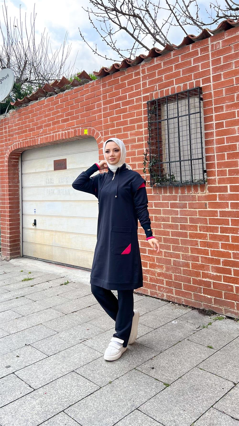 Tek Cepli Yarım Fermuarlı Sweat Pantolon İkili Tesettür Eşofman Takımı - 71178.015 - Lacivert