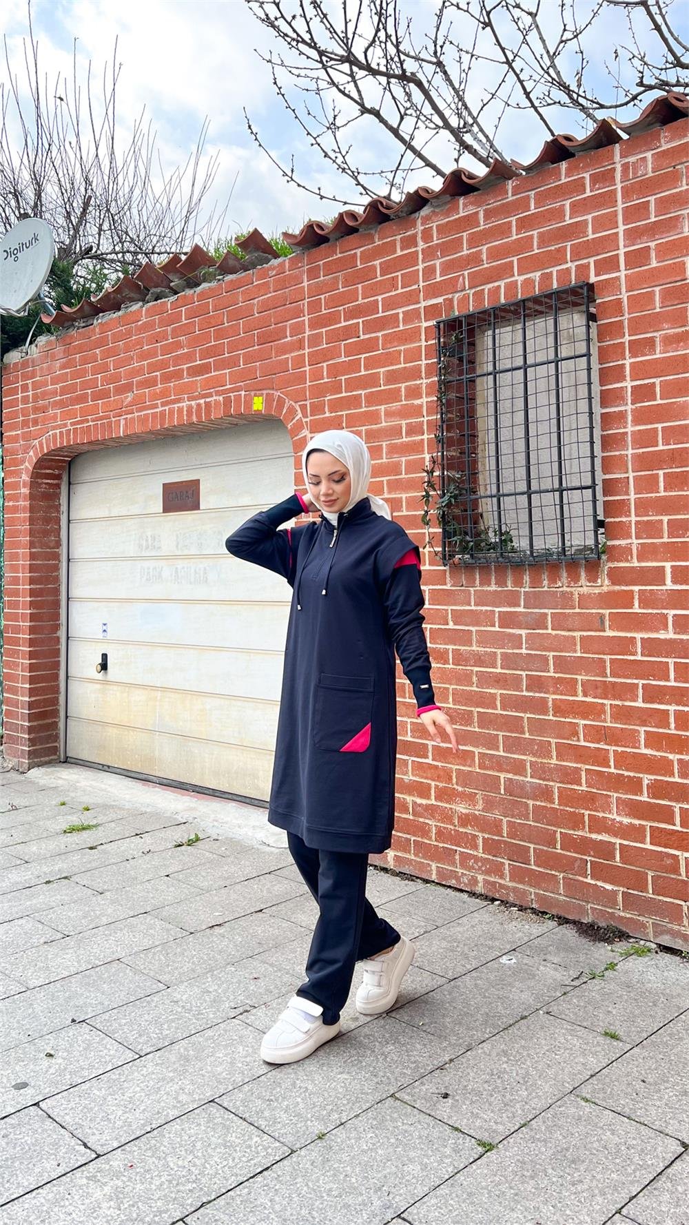 Tek Cepli Yarım Fermuarlı Sweat Pantolon İkili Tesettür Eşofman Takımı - 71178.015 - Lacivert