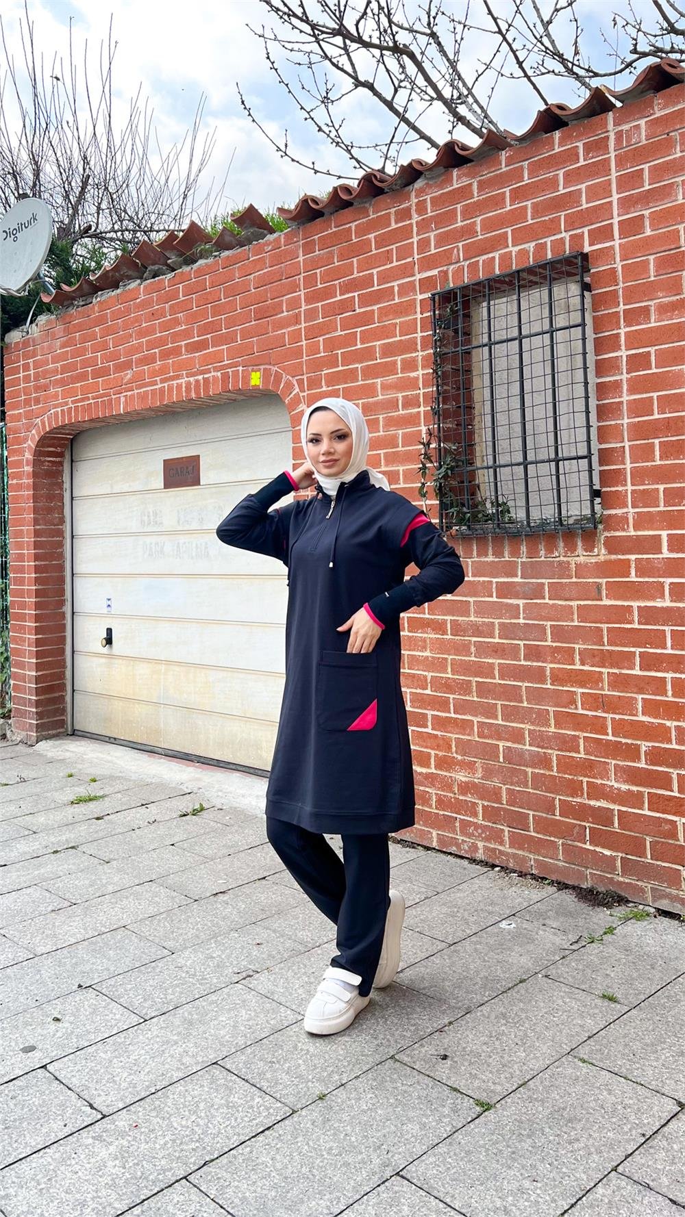 Tek Cepli Yarım Fermuarlı Sweat Pantolon İkili Tesettür Eşofman Takımı - 71178.015 - Lacivert