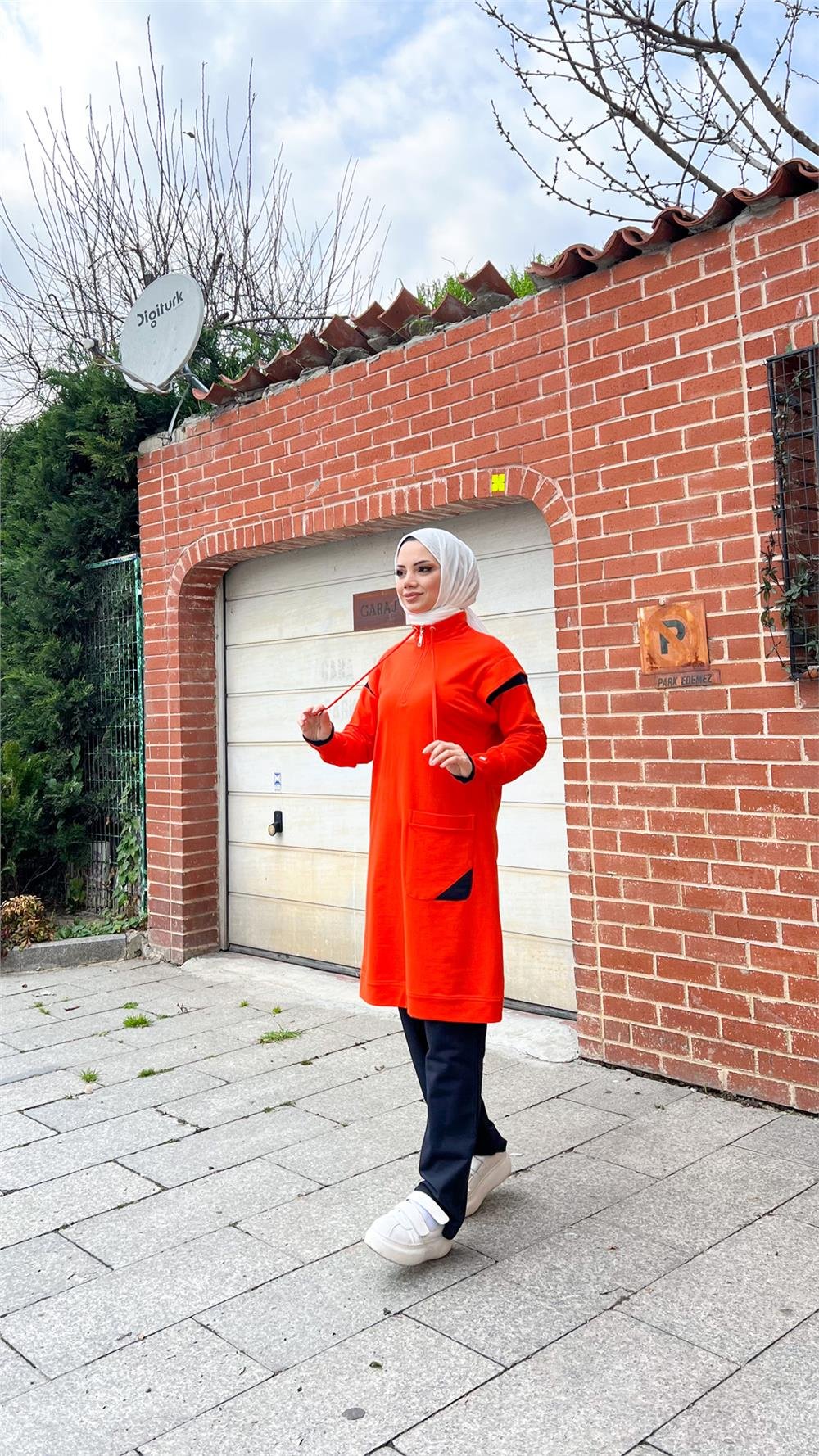 Tek Cepli Yarım Fermuarlı Sweat Pantolon İkili Tesettür Eşofman Takımı - 71178.036 - Oranj