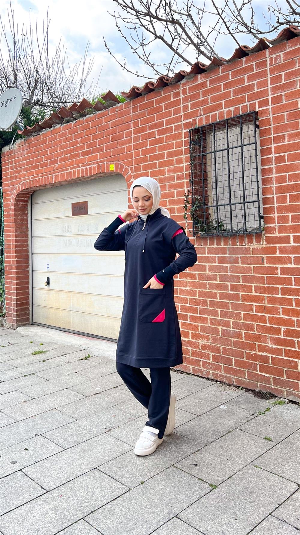 Tek Cepli Yarım Fermuarlı Sweat Pantolon İkili Tesettür Eşofman Takımı - 71178.015 - Lacivert