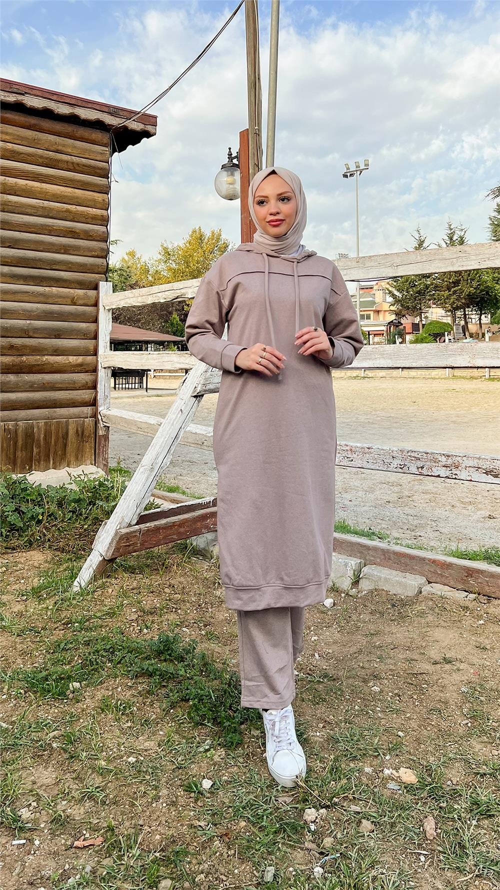 Uzun Tunik Kapşonlu Kenardan Yırtmaçlı İkili Spor Takım - 3034 - Vizon