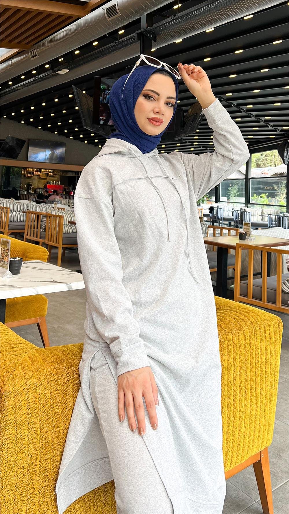Uzun Tunik Kapşonlu Kenardan Yırtmaçlı İkili Spor Takım - 3034 - Gri