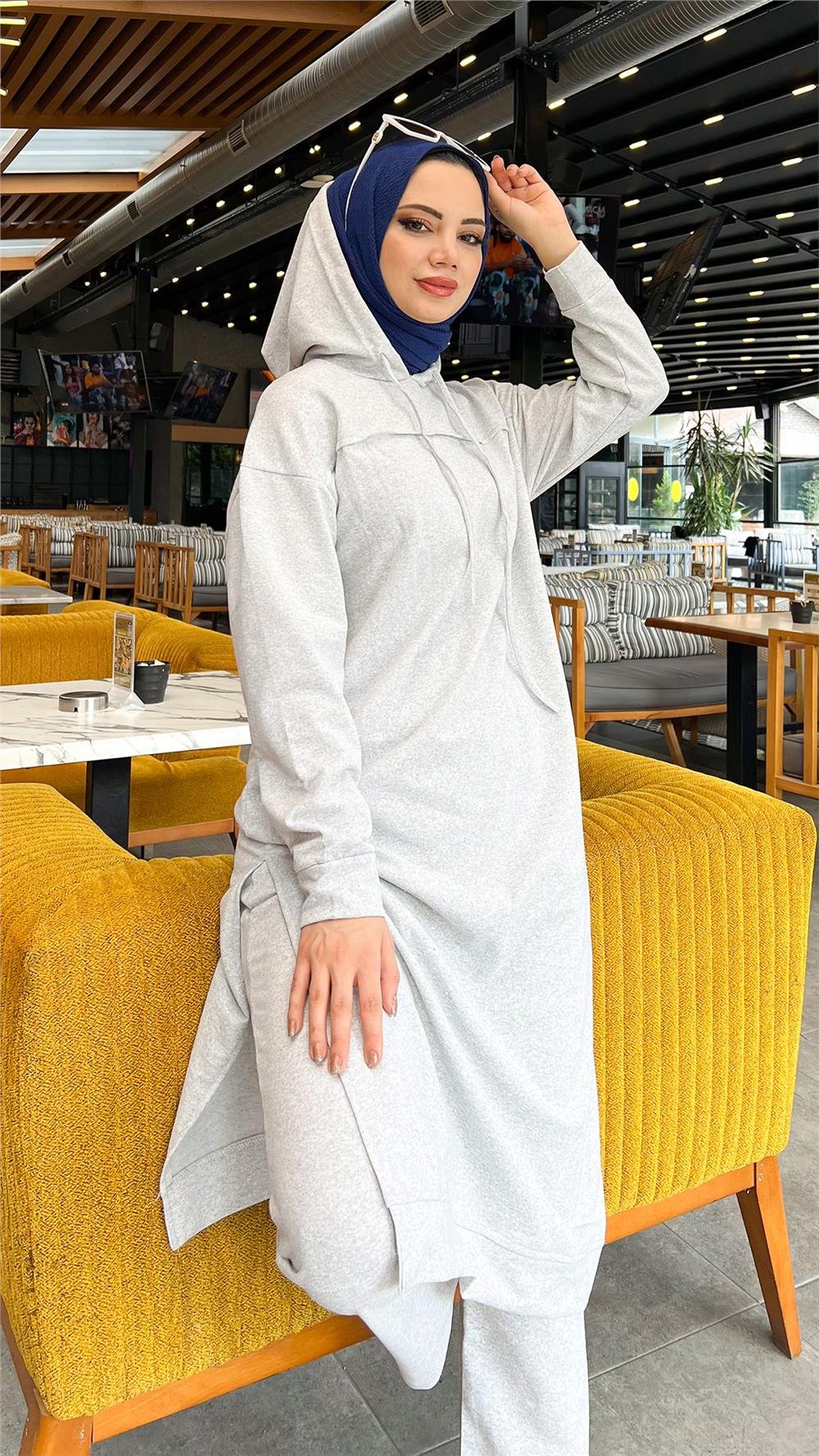 Uzun Tunik Kapşonlu Kenardan Yırtmaçlı İkili Spor Takım - 3034 - Gri