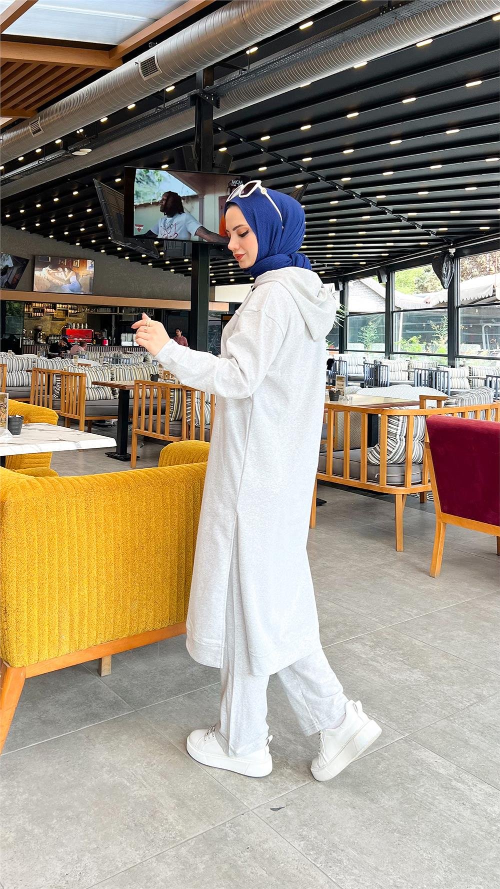 Uzun Tunik Kapşonlu Kenardan Yırtmaçlı İkili Spor Takım - 3034 - Gri