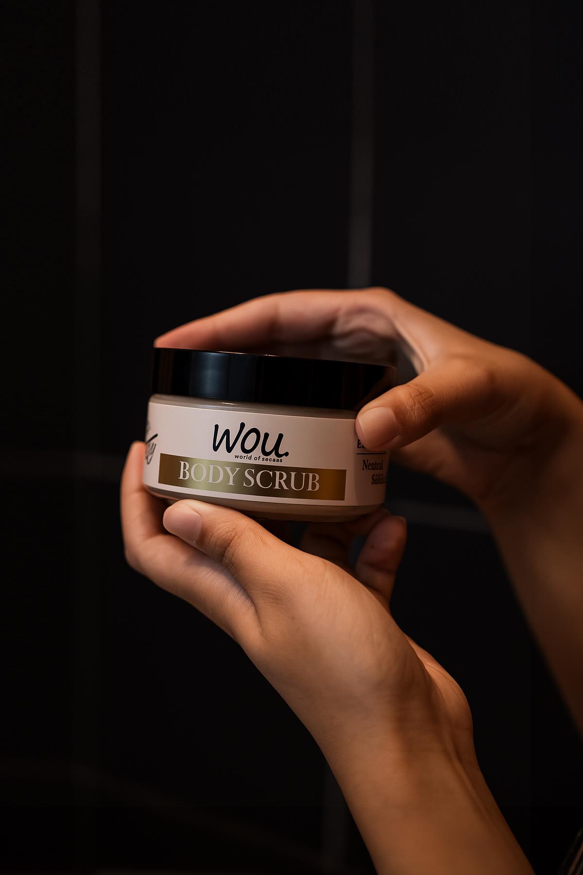 WOU World of Unique Milk Therapy Body Scrub Sıkılaştırıcı,Arındırıcı,Nemlendirici Vücut Peelingi 250 ml