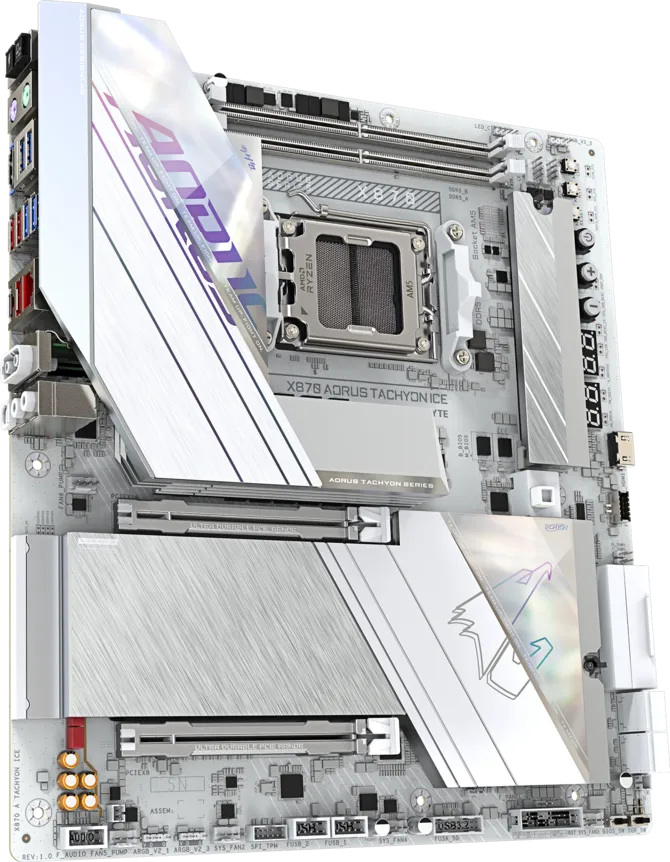 GIGABYTE X870 AORUS TACHYON ICE DDR5 HDMI-DP TYPEC PCIE 5.0 AM5 ATX BEYAZ