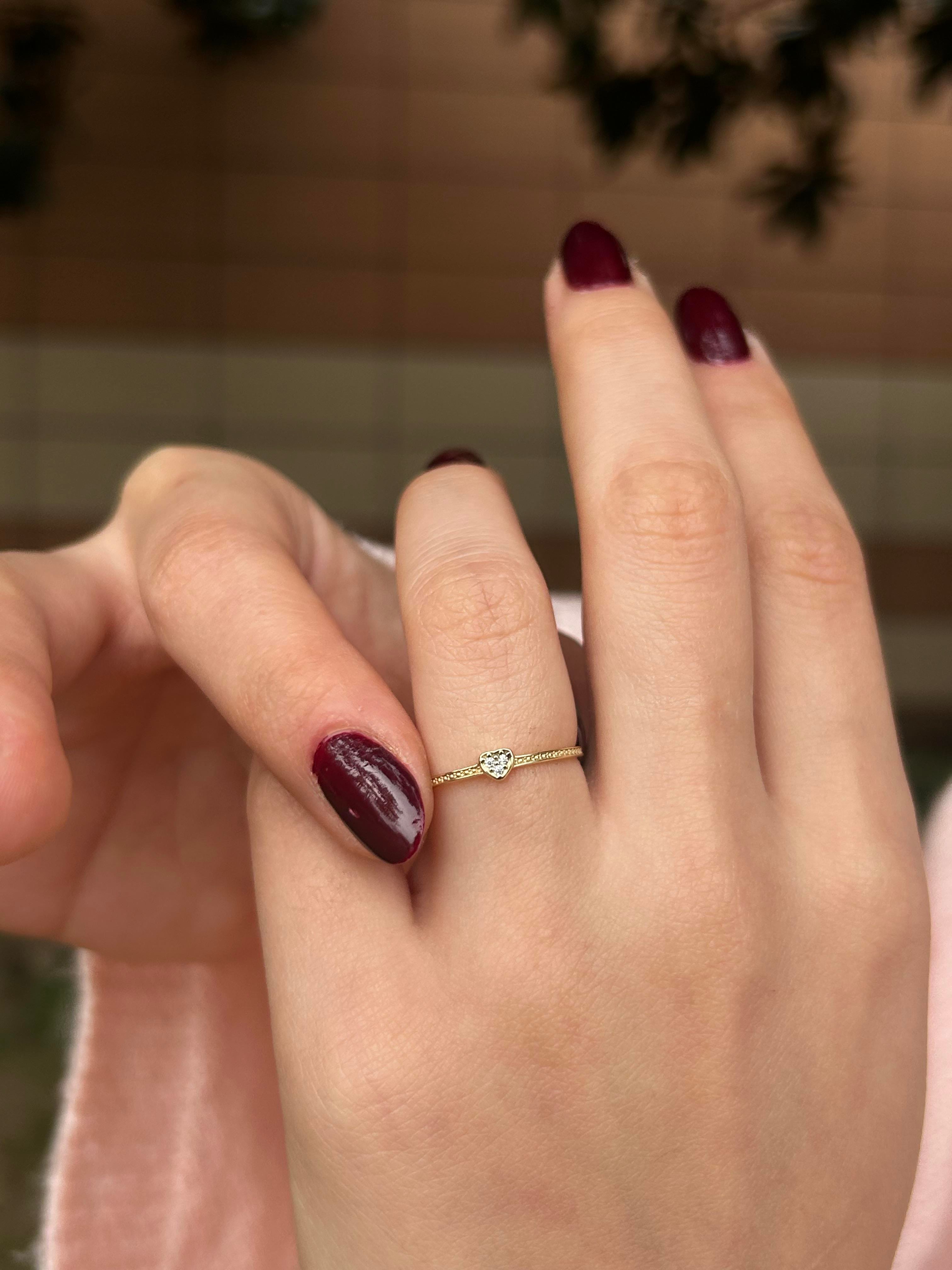 14 Ayar Altın Taşlı Kalpli Minimal Yüzük