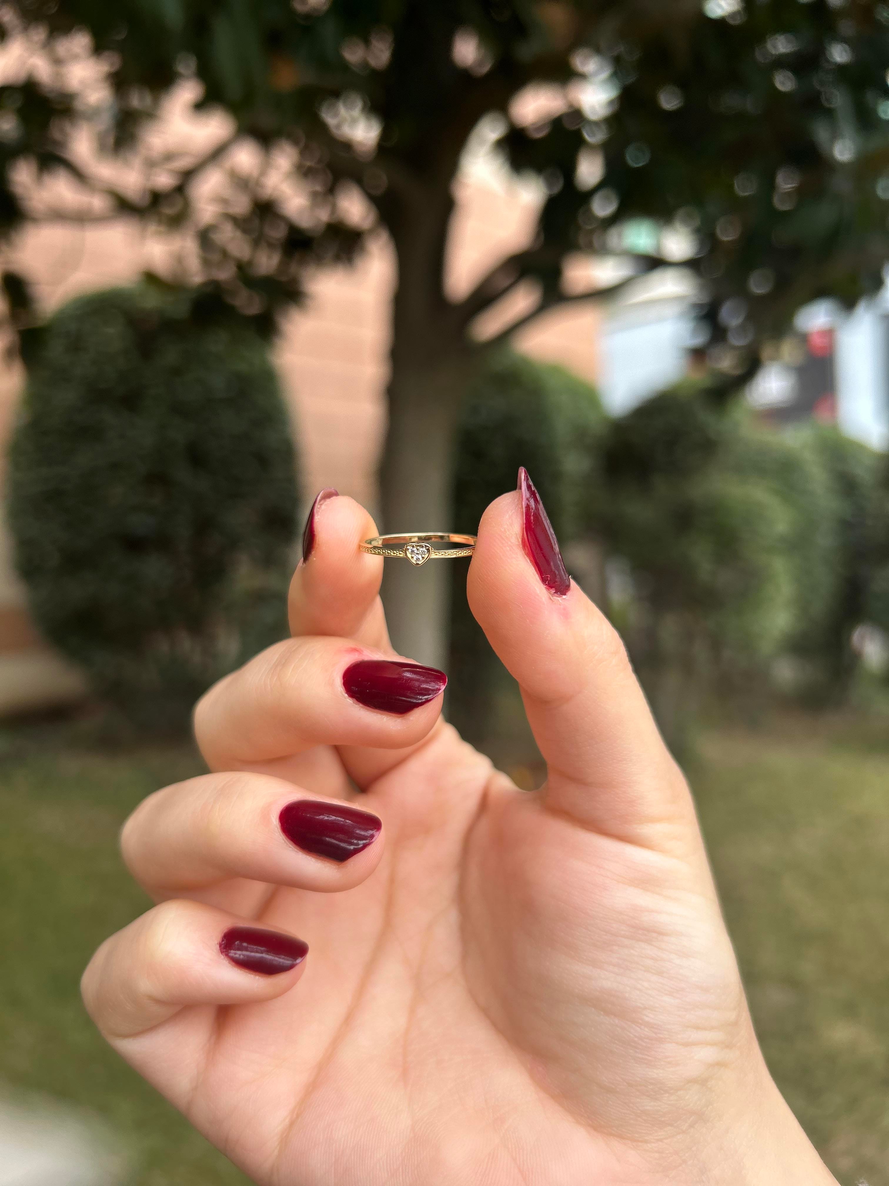 14 Ayar Altın Taşlı Kalpli Minimal Yüzük