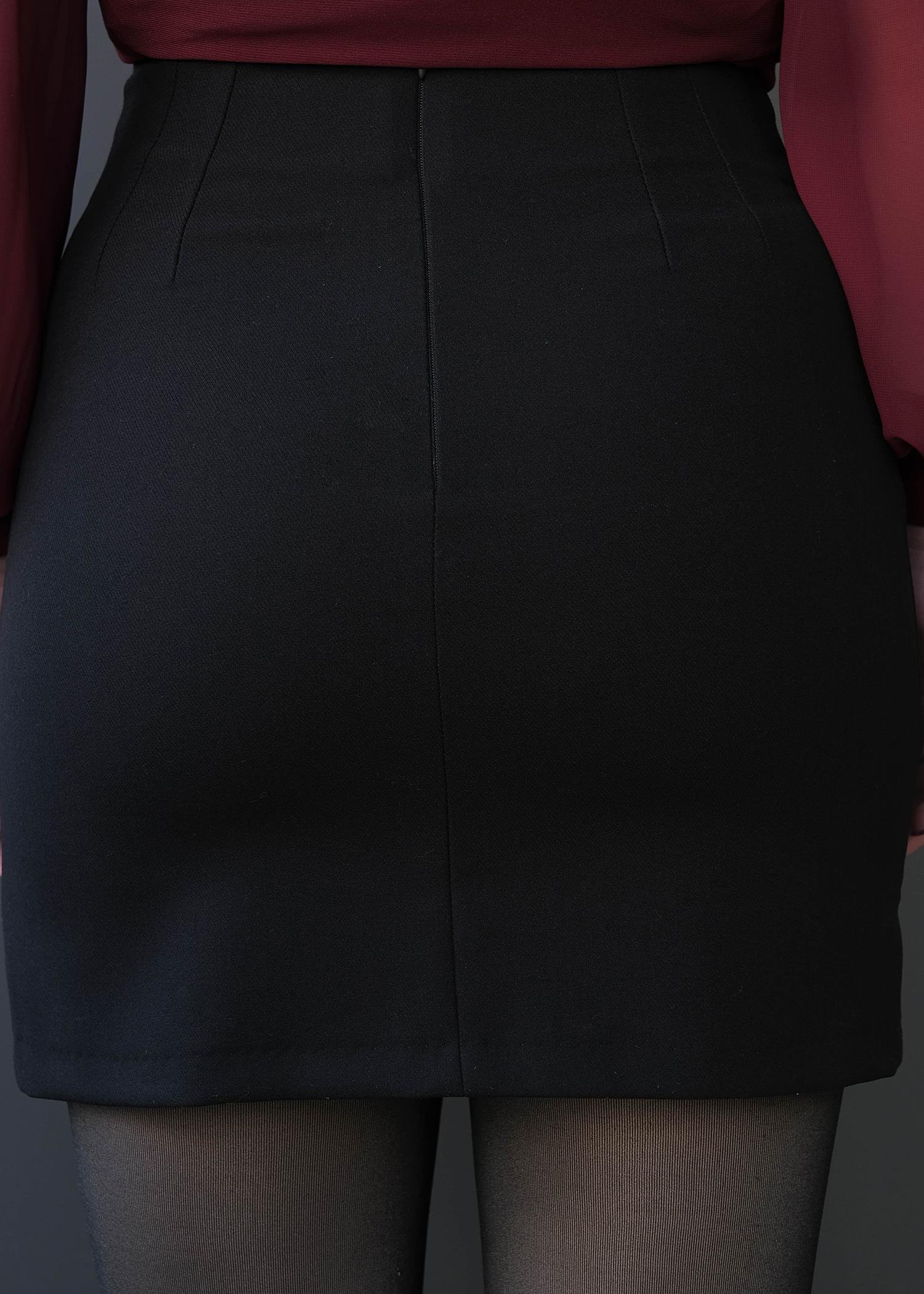 Yırtmaçlı Mini Etek... Siyah