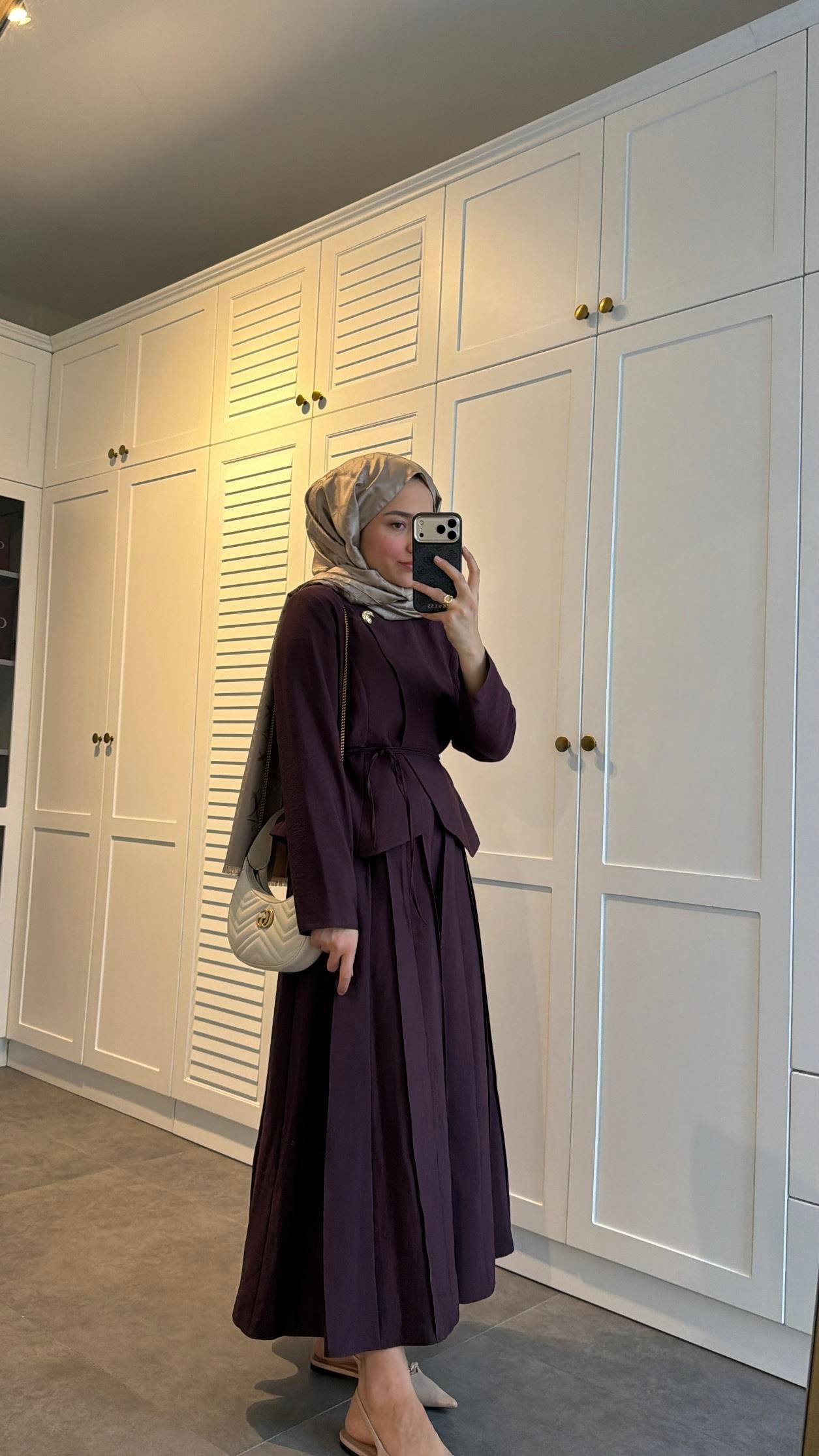 Arna Broş Detaylı Pileli Etekli Takım Bordo
