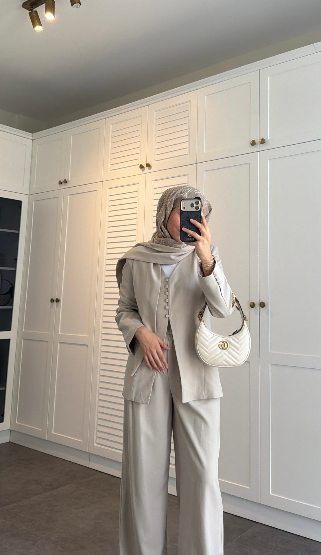 Atkılı Düğmeli Keten Takım Taş