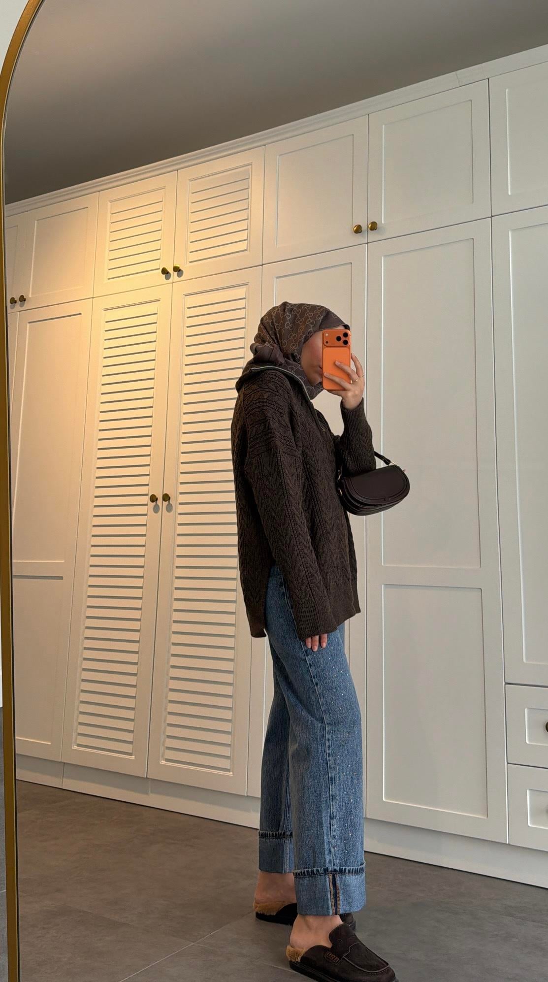 Bilek Boy Paçası Katlı Taşlı Denim Pantolon