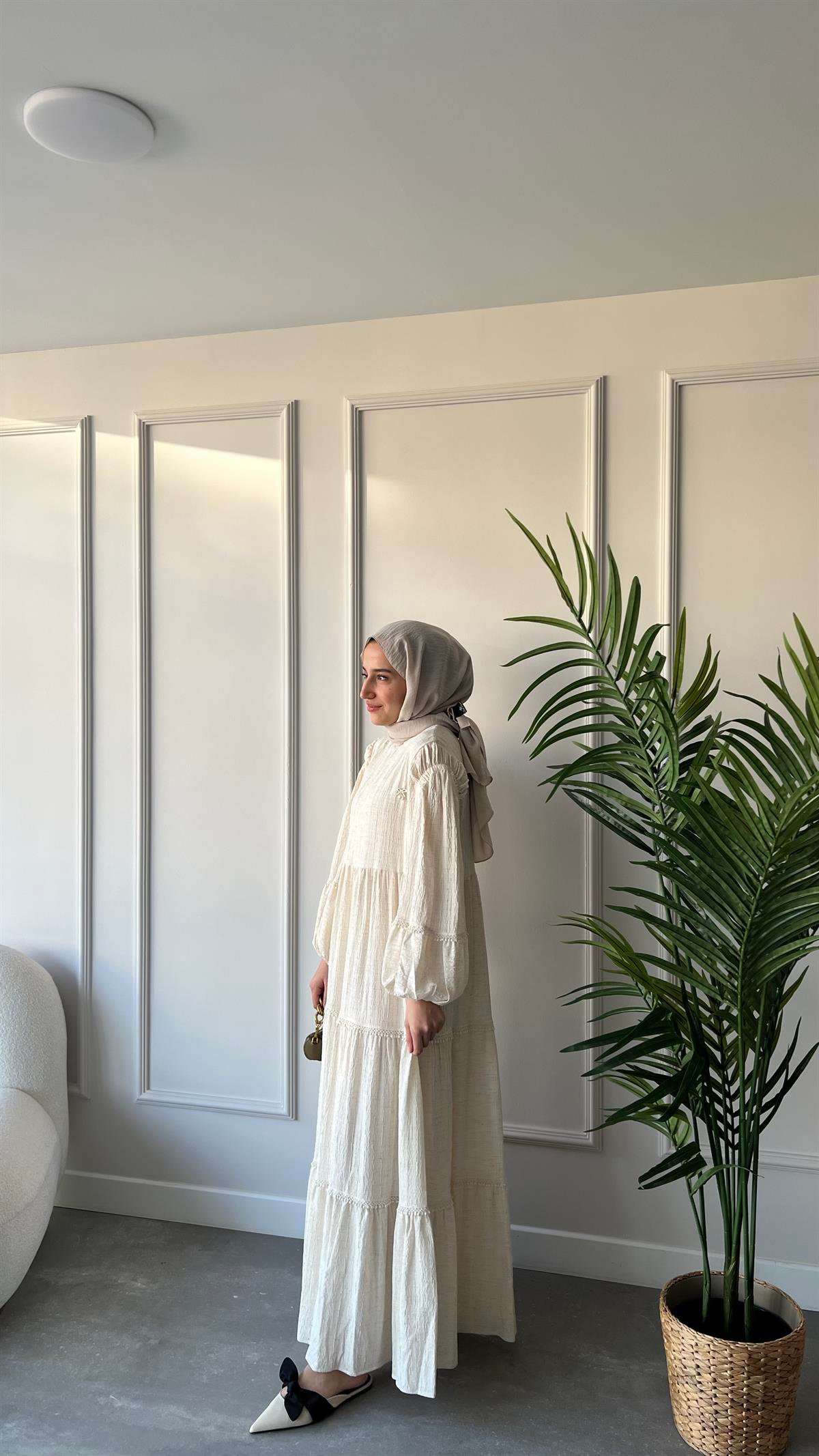 Broş Detaylı Elbise