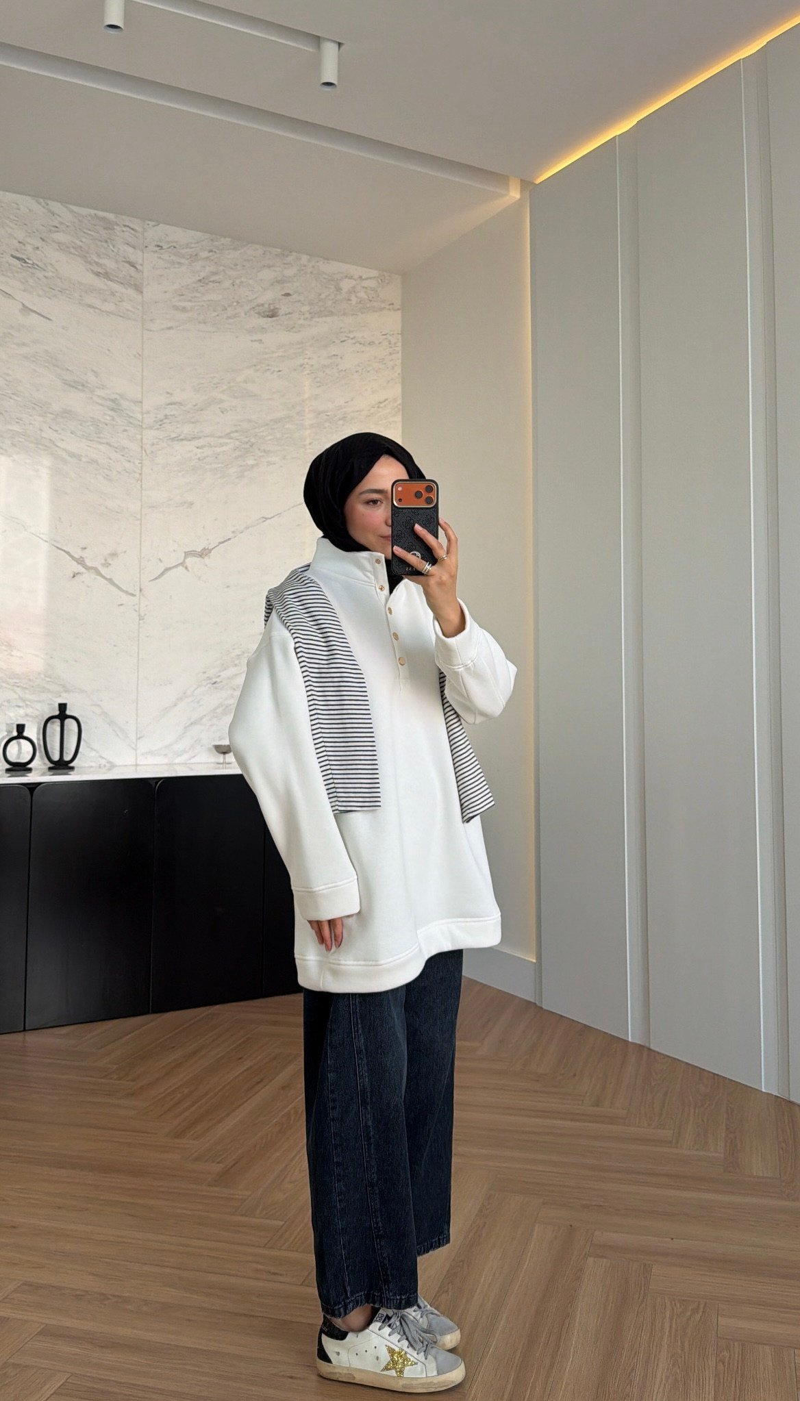 Çıtçıtlı Dik Yaka Sweatshirt Beyaz