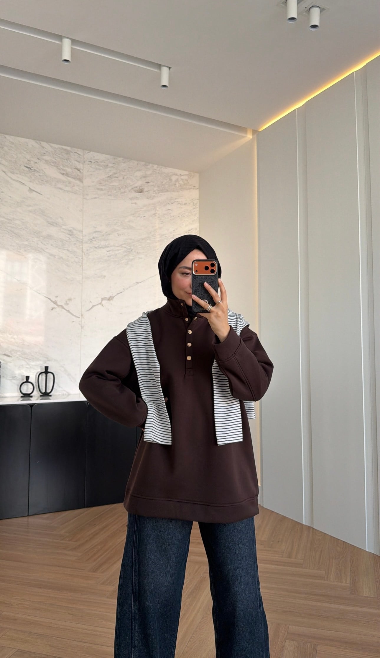 Çıtçıtlı Dik Yaka Sweatshirt Kahve