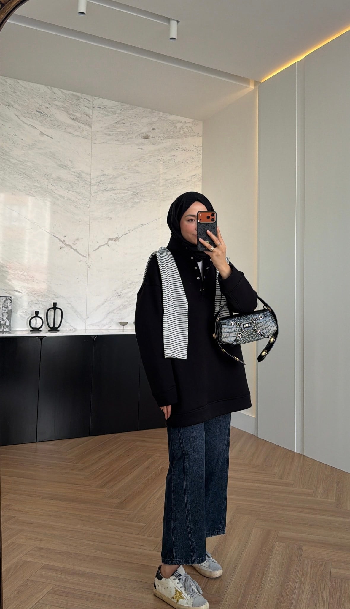 Çıtçıtlı Dik Yaka Sweatshirt Siyah