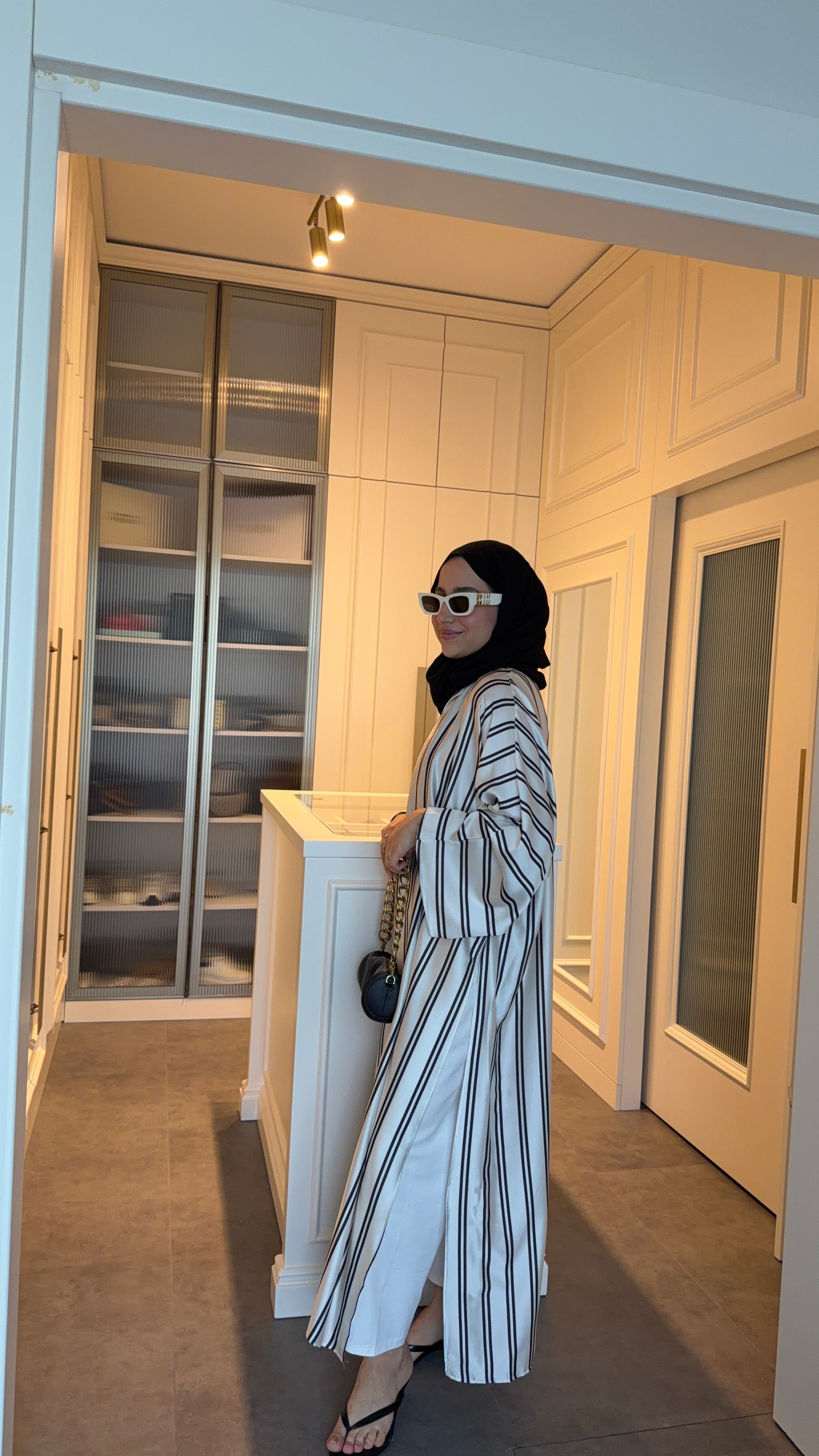 Çizgili Saten Yırtmaçlı Tunik Siyah